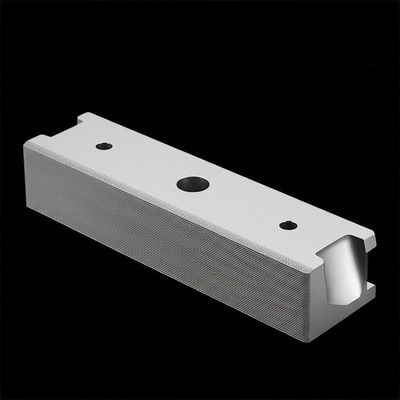 Zindywidualizowane płytki zużycia węglanu wolframu do dekantorowej wirówki